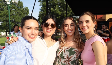  Francesca Hinojosa, Ximena Valseca, Sofía Vallejo y Francesca Hinojosa.
