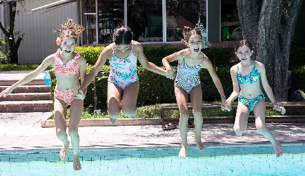  Inés, Ana Sofi, María y Pau.
