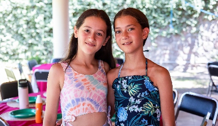  Pía y Paula.
