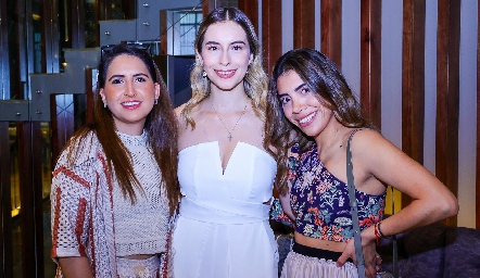  Laura Sthal, Estefanía Calvillo y Ana Cecilia Rodríguez.