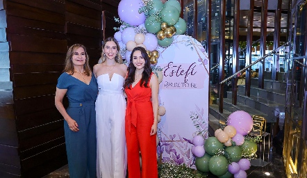  Zaira Minero, Estefanía Calvillo y Priscila Calvillo.