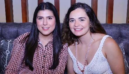  Camila Villareal y Gaby Martins.