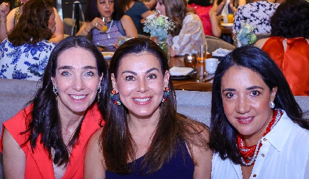  Mari Carmen Casas, Fabiola Aguilar y Malena Sánchez.