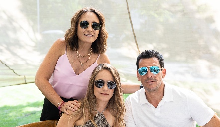  María José Abaroa, Viviana y Javier Fernández.