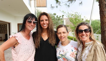  Gabriela Herrán, Daniela de la Fuente, Magdalena Aldrete ySofía Rueda.