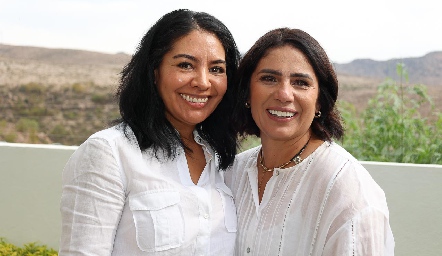  Jessica Torres y Marina Quintan.