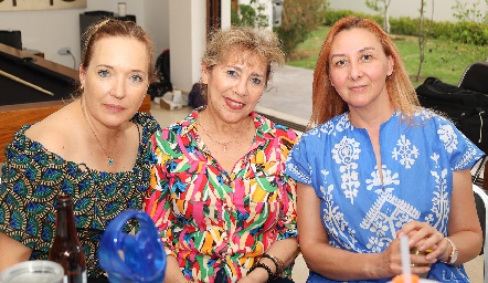  Nelly Ramírez, Marisela Blanco y Maribel Villagrán.