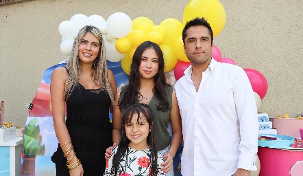  Mariana Berrones, Mare Cordero, Renata Cordero y Ricardo Cordero.