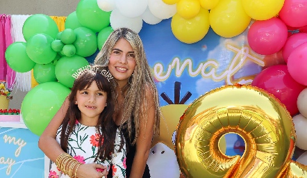  Renata Cordero y Mariana Berrones.
