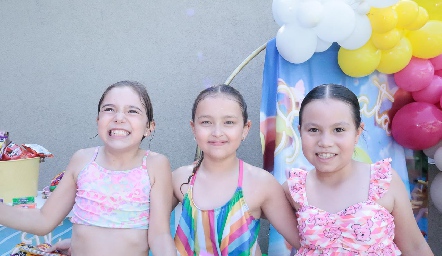  María José Muñoz, María José Ávila y Alexandra.
