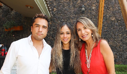  Ricardo Cordero, Geo Cordero y Claudia de Ávila.