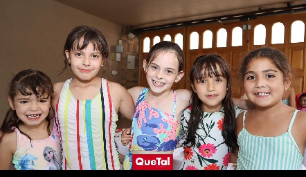  Sofí, Ana Pau, Marina, Renata y Natalia.
