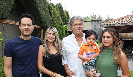 Roberto Berrones, Mariana Berrones, Roberto Berrones, Josemi y Bárbara Berrones.
