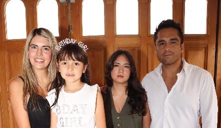 Mariana Berrones, Ricardo Cordero, Renata y Mare Cordero.