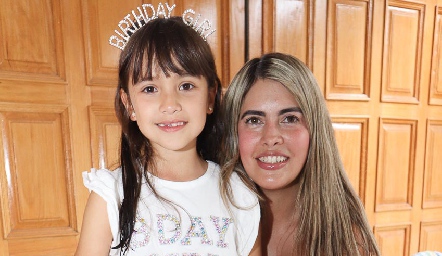  Renata Cordero y Mariana Berrones.