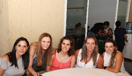  Nallely Zarur, Luz Adriana Arellano, Mariana De Luna, Rocío Muriel y Gloria Escobedo.