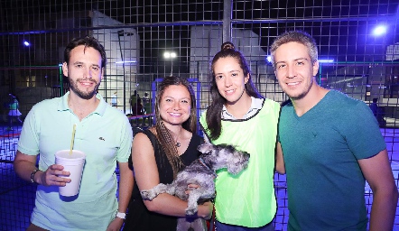  Miguel González, Fernanda Bujaidar, Montse Barragán y Hugo Barragán.