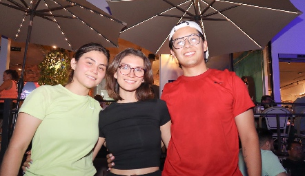  Samantha Quijano, Ana Sofía Quijano y Jorge Salas.
