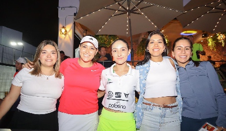  Paulina Velázquez, Andrea Jara, Daniela Jara, Carla Camacho y Mónica Orozco.