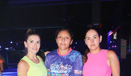  Ana López, Renata Montoya y Ana Paula Valdés.