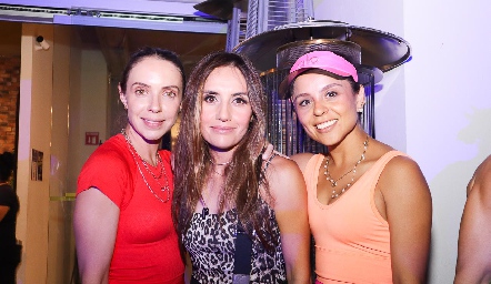  Mariana Peña, Martha Ilse González y Paula.