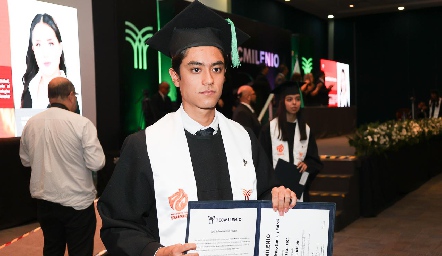  Kyle Tsuyi.