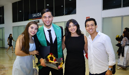 Camila Cruz, Samuel Niño, Hanna Cruz y  Alexis Calvillo.