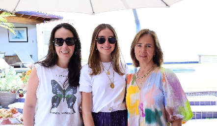  Ximena Burberg, Isa Burberg y Mimí Villasuso.