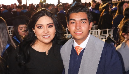  Jennifer y Enrique Auces.