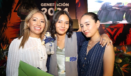  Dora Ángelica Guerrero, Jennifer Escamilla y Ana Escamilla.
