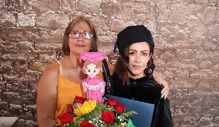  María Emma Pérez y Claudia Castillo.