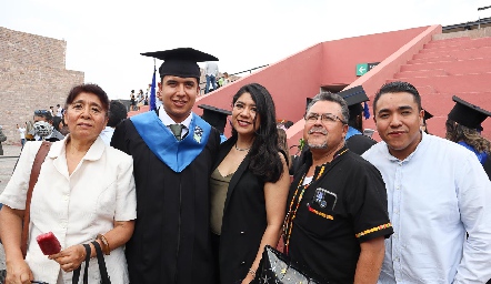  Rosa María Hernández, Gamaliel Leija, Magali, Raúl y Naúm.