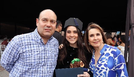  Oscar, Bárbara y Marisol González.