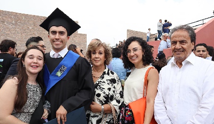 Paulina, Eugenio, María Eugenia, Andrea y Eugenio.