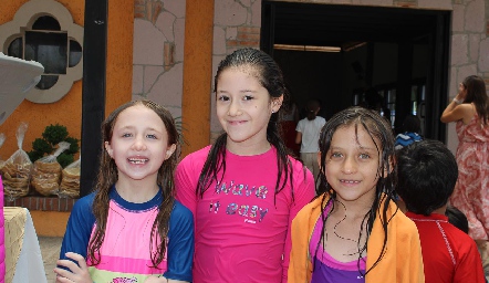  María José, Fernanda y Victoria.
