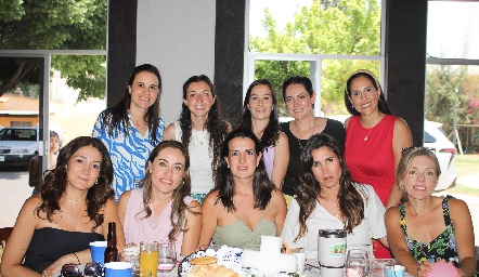  Mercy Lafuente, Nardine Chevaile, Sandra Villasuso, Vero Martínez, María José Castañeda, Ale Elías, Regina Roma, Marcela Zapata y Vane Rodríguez .