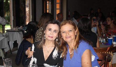  Elena del Camino y Ana Zermeño.