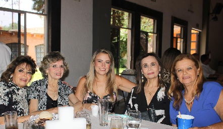  Lourdes del Camino, Imelda del Camino, Elena del Camino y Ana Zermeño.