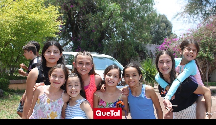  Regi y sus amigas.