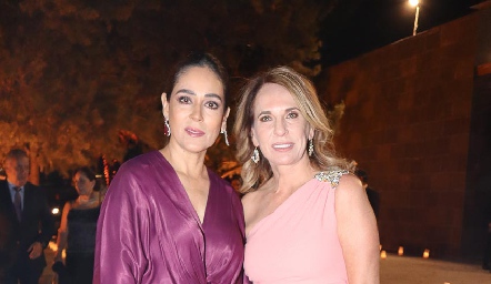  Maribel Lozano y Lupita Pereda.