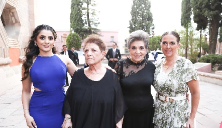  Fernanda Mauricio, Alicia, Graciela Zamora y Araceli Mauricio.