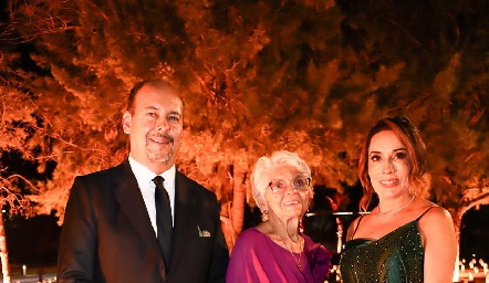  Carlos Sánchez, Alicia Pérez y Lorena Herrera.