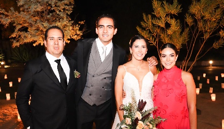  Carlos Sánchez, Mauricio Sánchez, Daniela Mauricio y Ana Rodríguez.