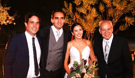  Sergio Villalobos, Mauricio Sánchez, Daniela Mauricio y Sergio Villalobos.
