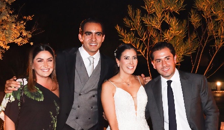  Regina Nieto, Mauricio Sánchez, Daniela Mauricio y Mauricio Torres.