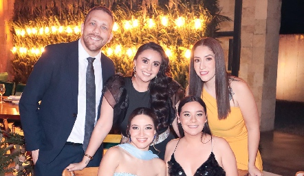  Rodrigo Martínez, Michelle Domínguez, Alma, Susana Morales e Ileana Lira.