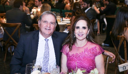  Meme Santos y Gabriela Payán.