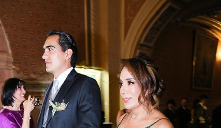  Mauricio Sánchez con su mamá Lorena Herrera.