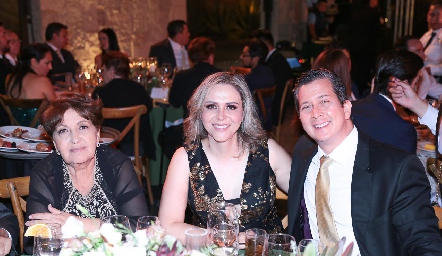  María de Jesús Álvarez, Alejandra Mauricio y José Fuentes.