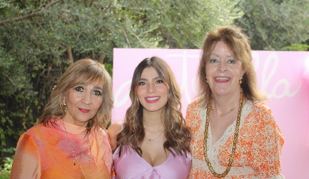  Cristina Córdova, Sofía Muñiz y Bety Ortuño.